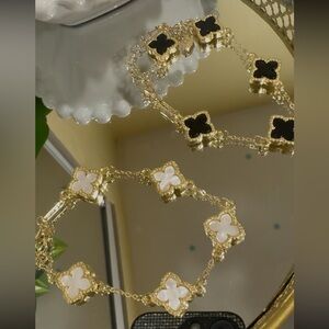 Set of 2 Four-Leaf Clover Style Bracelets